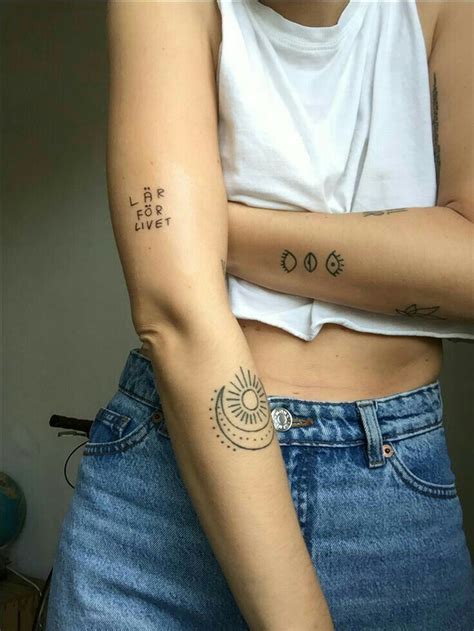 mini tatuajes para mujeres